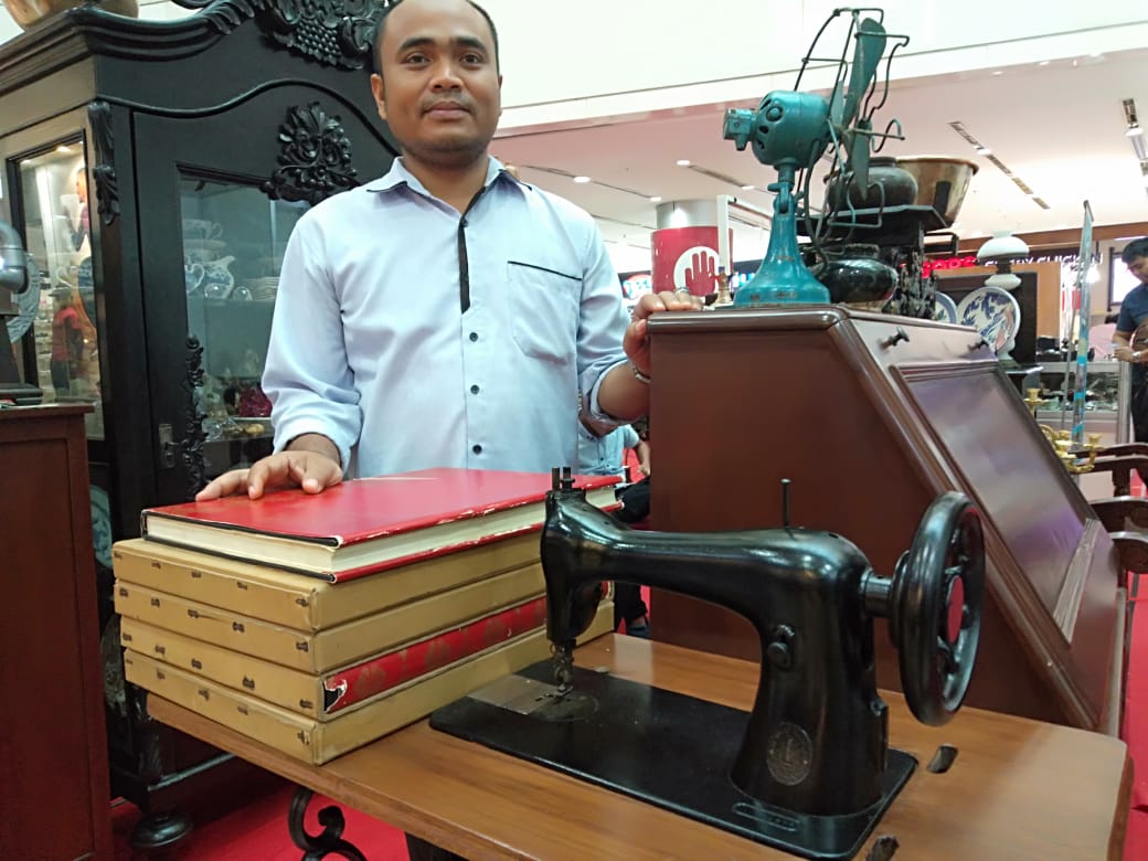 Kolektor Barang Antik Ini Awali Bisnis dari Hobi